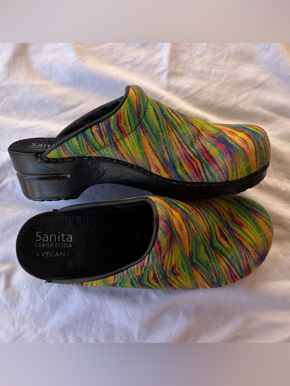 Sanita Vegan Multi/Green/Yellow Slip-On Clog Women Sz 40 Great Condition!